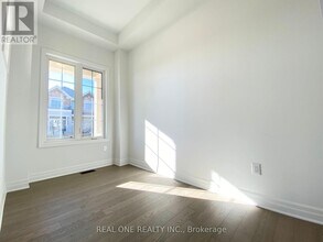 42 Misthollow Cres in Markham, ON - Building Photo - Building Photo