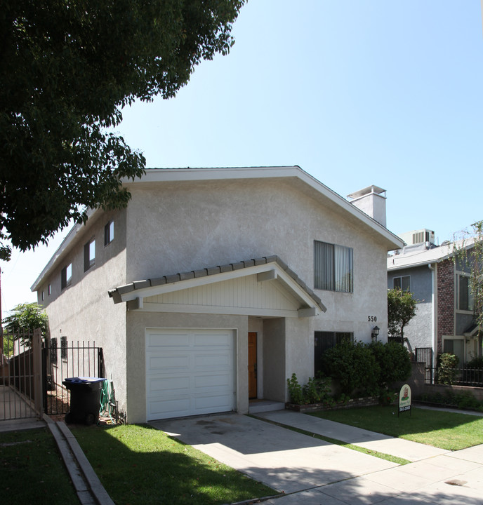 550 E Providencia Ave in Burbank, CA - Building Photo