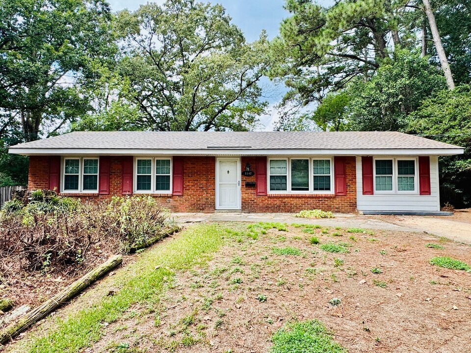 1142 Beth Manor Dr in Montgomery, AL - Building Photo