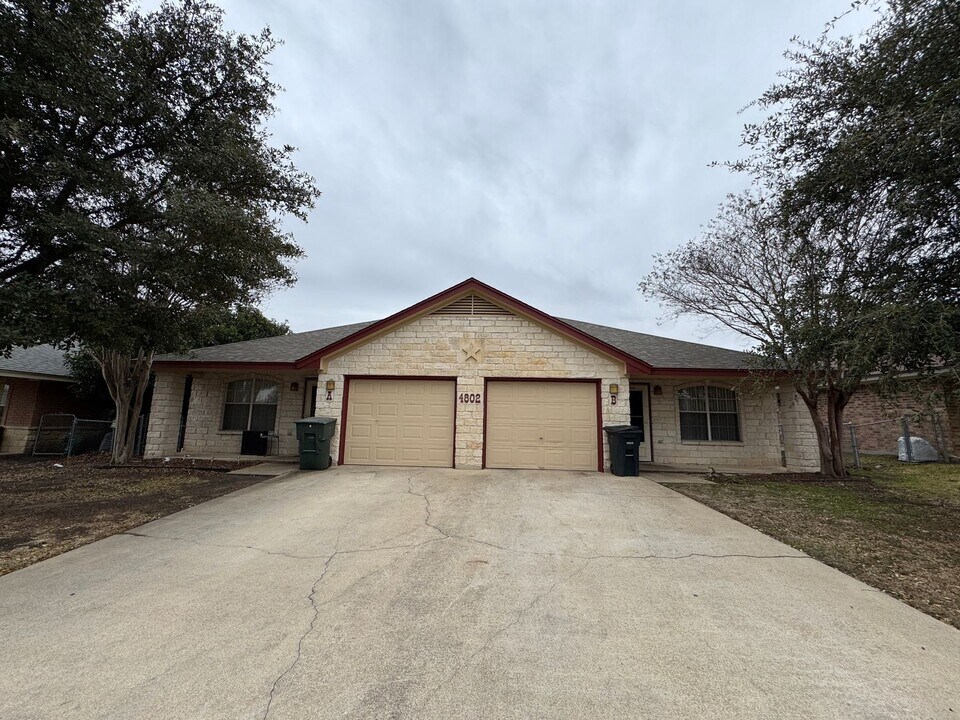 4802 John David Dr in Killeen, TX - Building Photo