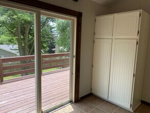 2129 N 122nd Cir in Omaha, NE - Foto de edificio - Building Photo