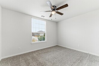 13622 Logan Pass Dr in Ponder, TX - Building Photo - Building Photo