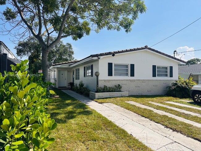 property at 1150 SW 12th St