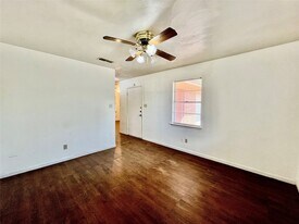 3809 Titan Trail, Unit 0621 in Denton, TX - Building Photo