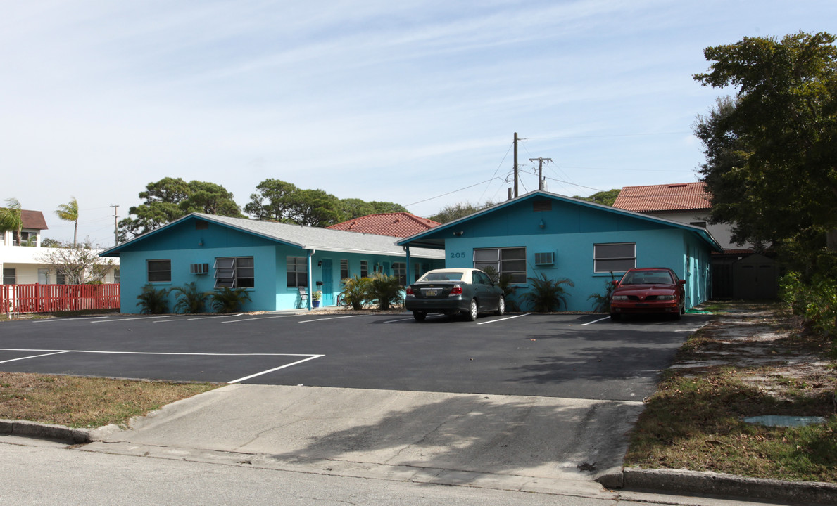 205 S Park Blvd in Venice, FL - Building Photo