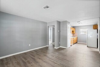 1619 N Betty Ln in Clearwater, FL - Building Photo - Building Photo