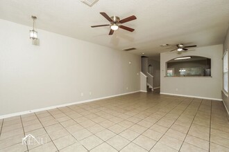 910 Siena View in San Antonio, TX - Building Photo - Building Photo