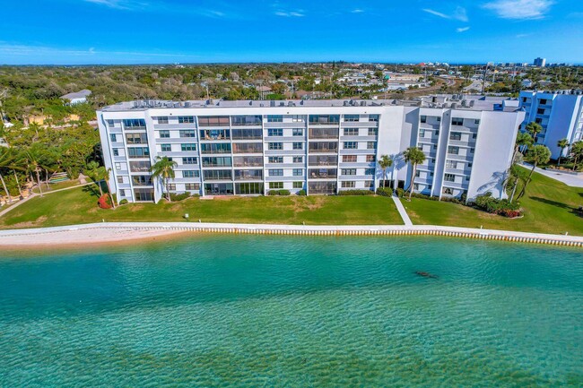 1542 Jupiter Cove Dr in Jupiter, FL - Building Photo - Building Photo