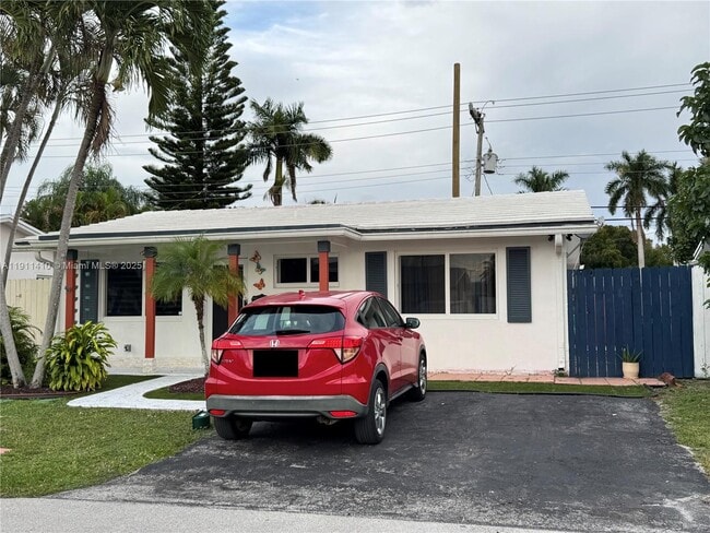 4578 NW 16th Ave in Tamarac, FL - Building Photo - Building Photo