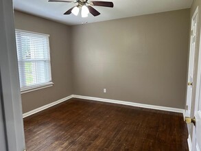 206 Poinsettia St in Lake Jackson, TX - Foto de edificio - Building Photo