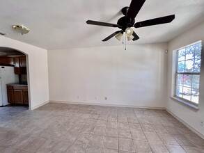 419 W Eistetter St in Laredo, TX - Building Photo - Building Photo