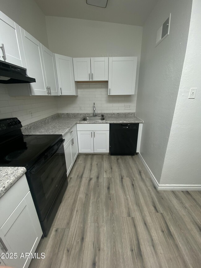 property at 2580 S Yavapai Rd