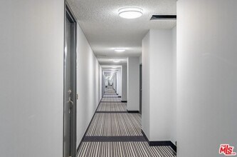 100 S Doheny Dr in Los Angeles, CA - Building Photo - Building Photo