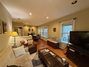 35 Regent St, Unit 1 in Cambridge, MA - Building Photo - Building Photo