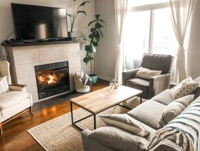 1916 N Kedzie Ave, Unit 1R in Chicago, IL - Building Photo - Building Photo