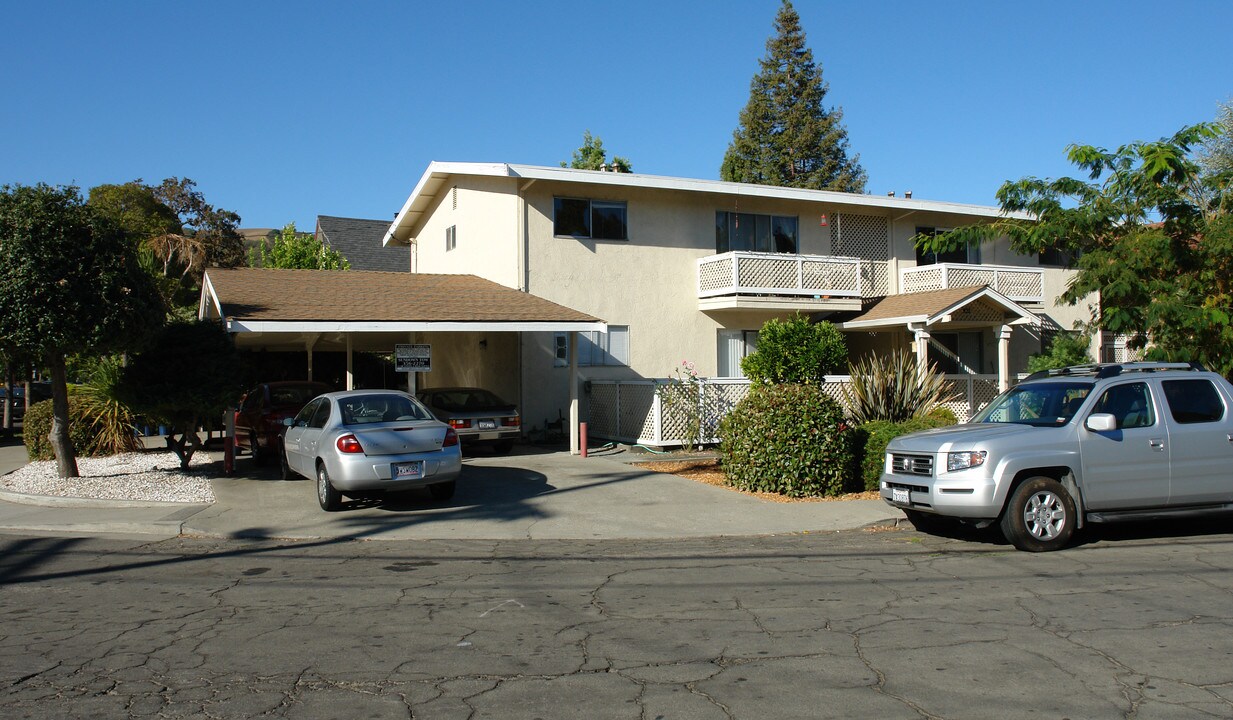 922 Ferry St in Martinez, CA - Building Photo