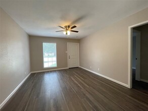 7315 Housman-Unit -B in Houston, TX - Building Photo - Building Photo