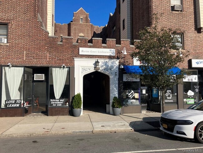 240 Halstead Ave in Harrison, NY - Building Photo - Building Photo