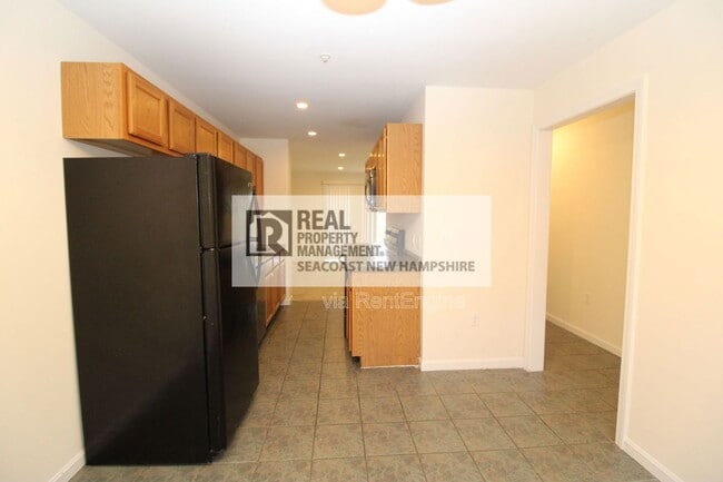 4 Waverly Dr in Dover, NH - Building Photo - Building Photo