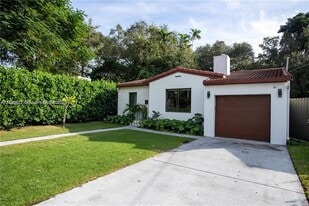 360 NE 87th St in El Portal, FL - Building Photo