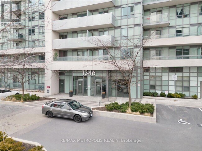 1346-1346 Danforth Rd in Toronto, ON - Building Photo - Building Photo