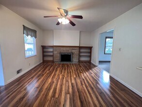 1831 Crescent Dr NE in Grand Rapids, MI - Building Photo - Building Photo