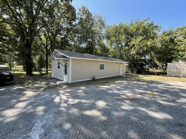 1617 N Vinita Ave in Tahlequah, OK - Building Photo - Building Photo