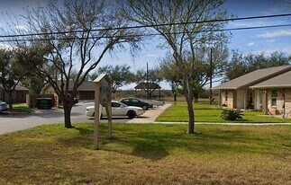 711 N Sigrid Ave in Hebbronville, TX - Building Photo