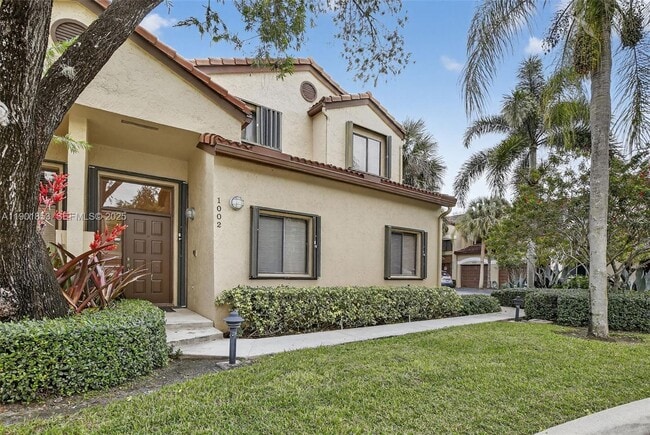 1002 NW 105th Ave in Plantation, FL - Building Photo - Building Photo