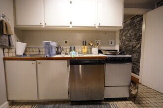 72 Revere St, Unit A in Boston, MA - Building Photo - Building Photo