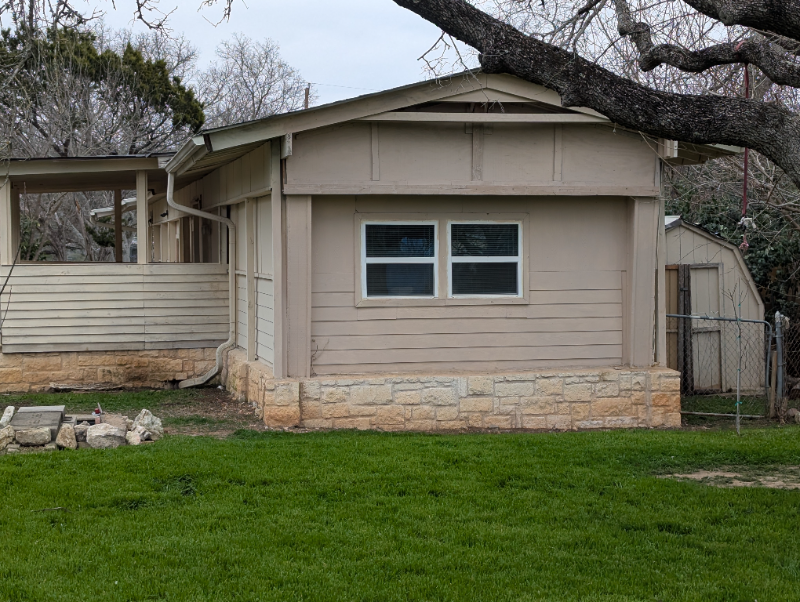 11608 Travis St in Jonestown, TX - Building Photo