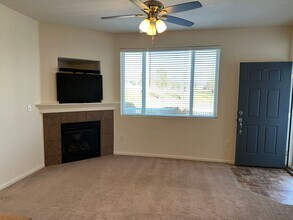 2107 Grays Peak Dr in Loveland, CO - Foto de edificio - Building Photo