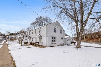 3 New Hampshire Dr in New Britain, CT - Building Photo - Building Photo