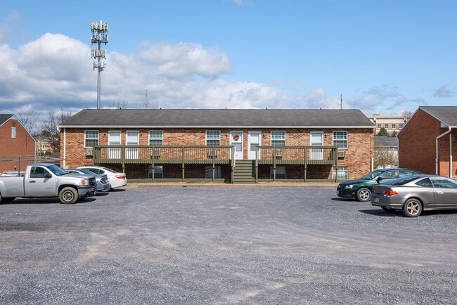 98 Dutch Mill Ct in Harrisonburg, VA - Building Photo - Building Photo