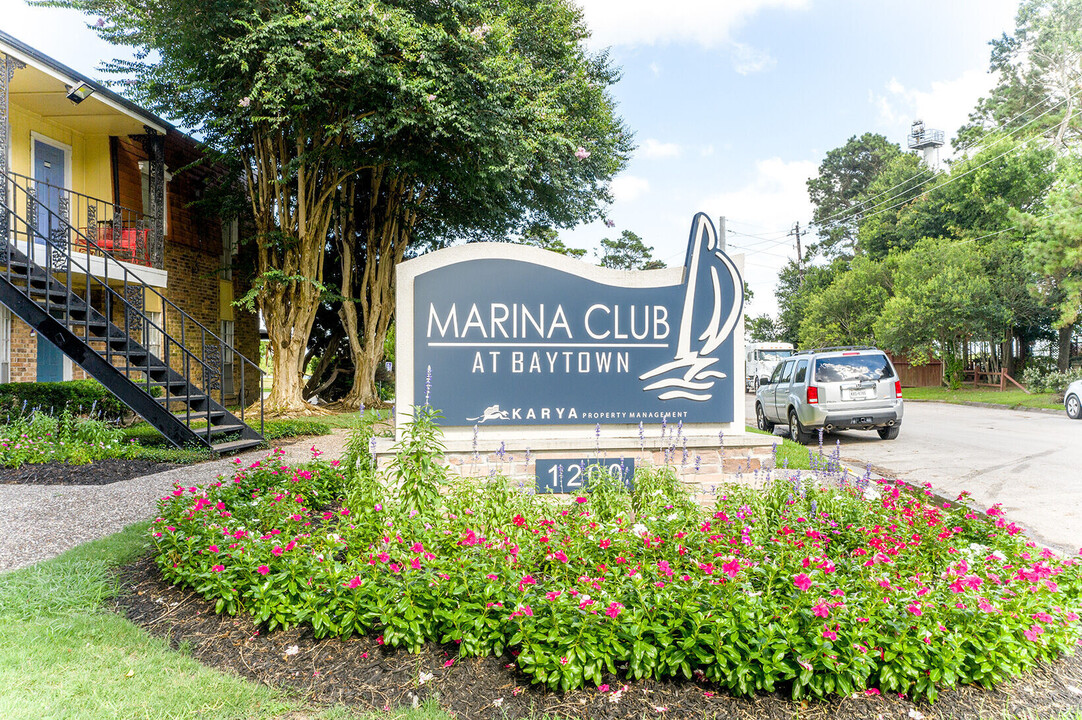 Marina Club in Baytown, TX - Foto de edificio