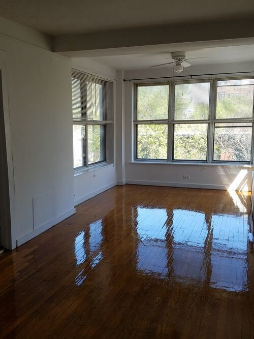 941 W Carmen Ave-Unit -401 in Chicago, IL - Building Photo