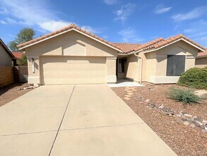 7816 E Starbright Ct in Tucson, AZ - Building Photo - Building Photo