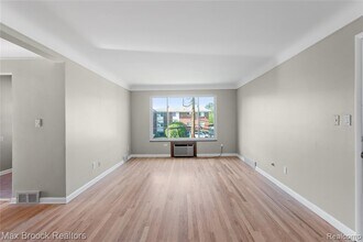 1909 Gardenia Ave in Royal Oak, MI - Building Photo - Building Photo