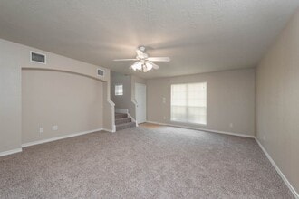 Spacious 4 Bed, 3 Bath Minutes from Campus! in College Station, TX - Building Photo - Building Photo