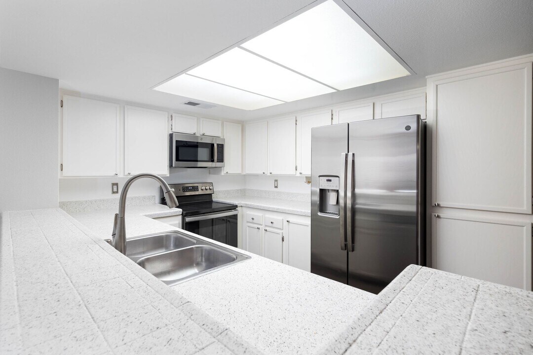 5885 El Cajon Blvd in San Diego, CA - Building Photo