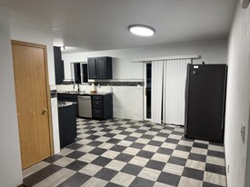 5569 S Vesel Ct in Freeland, WA - Building Photo