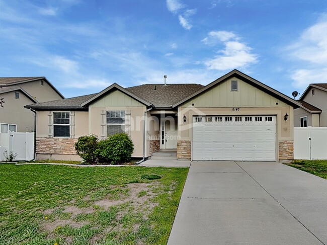 6743 S Majestic Loop Rd