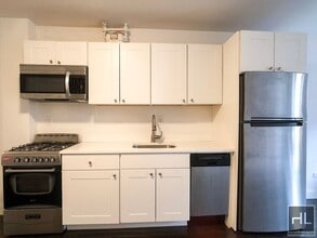 E 89 ST in New York, NY - Building Photo - Building Photo