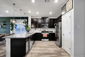 5214 Seashore Blvd in San Antonio, TX - Building Photo - Building Photo