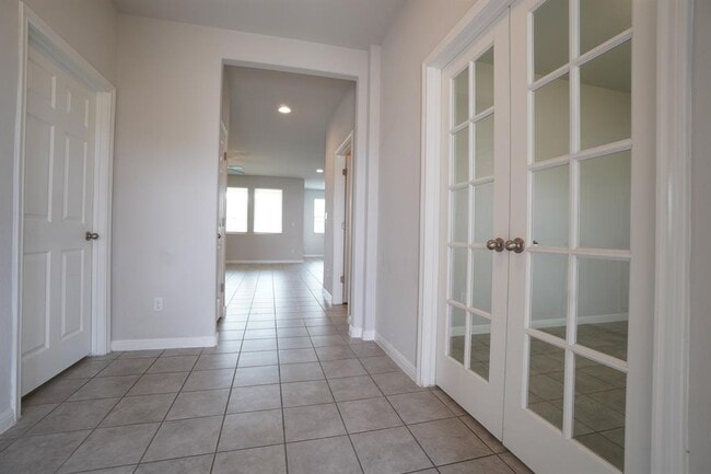 104 High Mesa Dr in Andice, TX - Building Photo - Building Photo