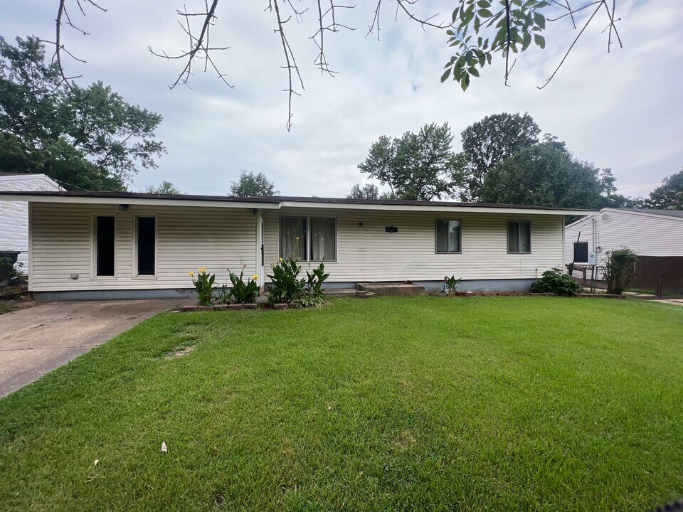 1937 Edgewood St in Jonesboro, AR - Building Photo
