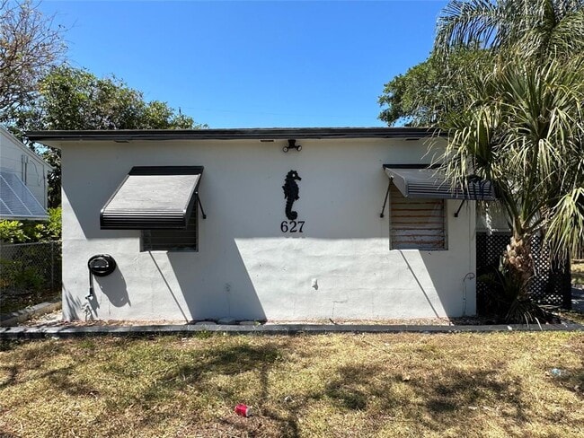 627 W Pine St, Unit 3 in Lantana, FL - Building Photo - Building Photo