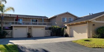 204 Avenida Baja in San Clemente, CA - Building Photo