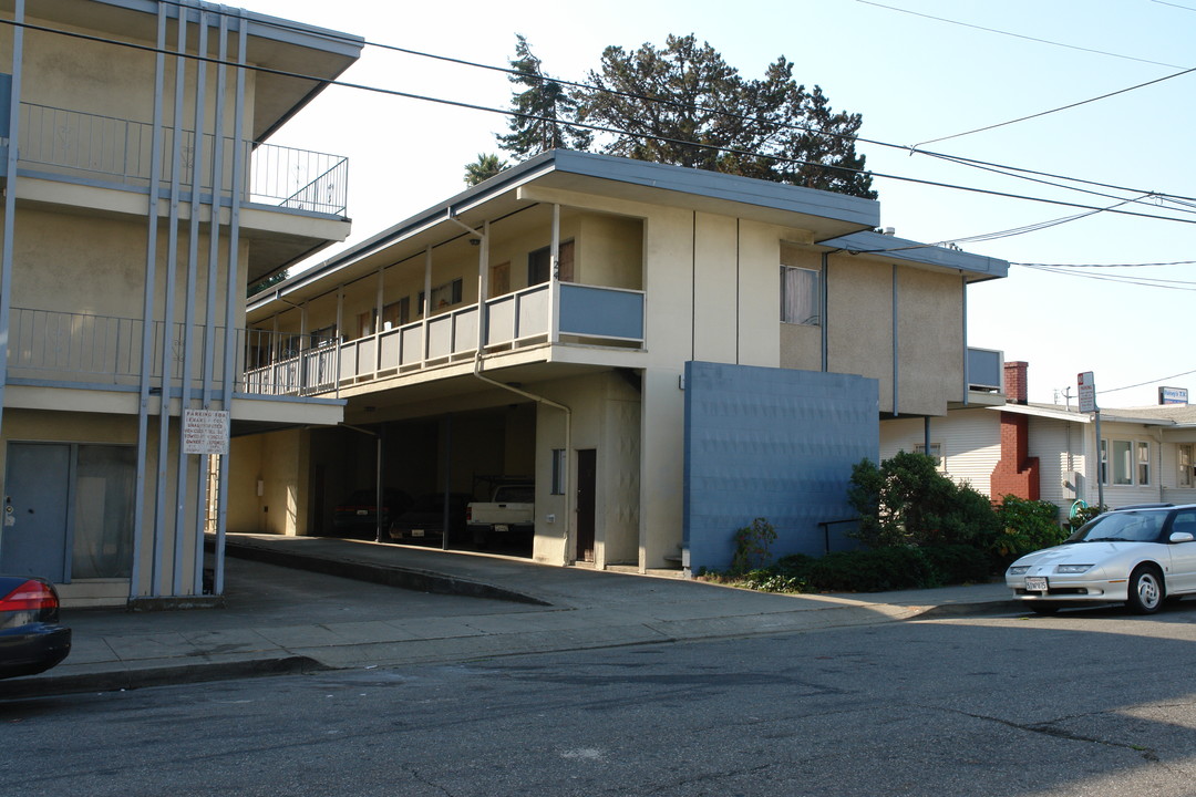 124 Santa Helena Ave in Millbrae, CA - Building Photo