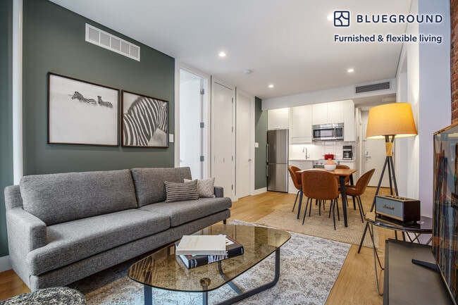209 Mulberry St in New York, NY - Building Photo - Building Photo